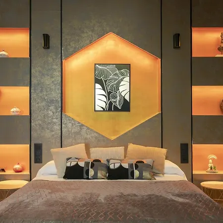 Golden Loft Apartment *