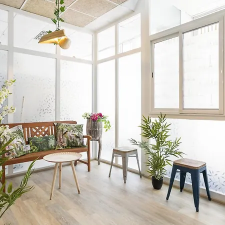 Golden Loft Apartment *