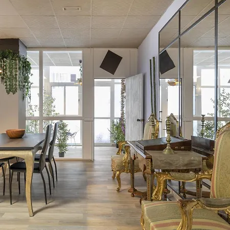 Golden Loft Apartment *